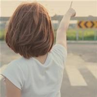 高清黑白背影女生头像欧美头像 高清黑白背影女生头像欧美头像