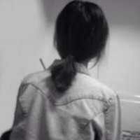 微信·好看头像背影女生教室内