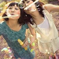 戴帽子闺蜜三人头像动漫头像背影