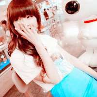 卖萌嘟嘴剪刀手头像