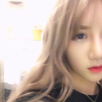 欧美卖萌个性女生