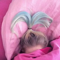 迪丽热巴卡通头像卖萌