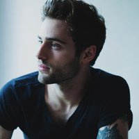 欧美男生短发孩头像高清壁纸