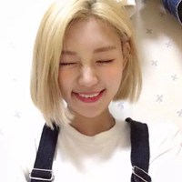 微信头像欧美女生裸体纹身