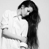 中分短发复古头像欧美女生