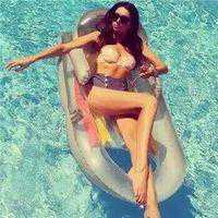 欧美女生高冷小孩头像黑白