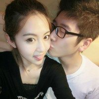 情侣接吻高清头像图片