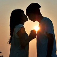 动漫情侣接吻头像唯美