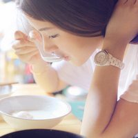 漫画纯色背景头像男