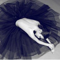 动漫简约黑白唯美壁纸