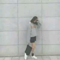 纯白红色简约微信头像