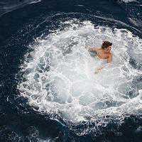 情侣头像背景图片图1张接吻