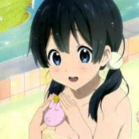 戴帽子的卡通女生头像