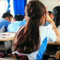 中长发妹子背影头像