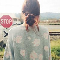 微信头像女生背影带帽长发带字