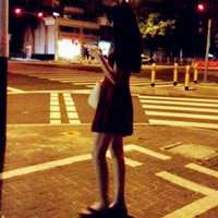 中长发侧面头像唯美女生