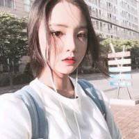 短发纹身女生头像