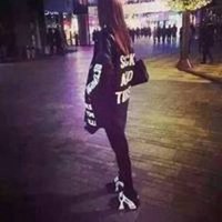 女生头像内扣短发