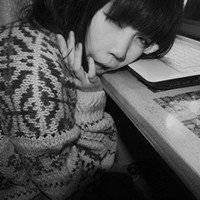 长发侧脸女生微信头像小清新