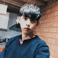 微信卡通侧脸男生头像