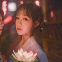 水墨古风女生头像淡雅