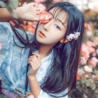 古风女生红衣持剑头像