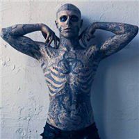 开顺羊毛衫带骷髅头像