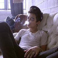 头像抽烟男生头像