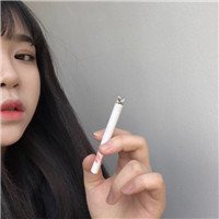 美抽烟女生头像图片