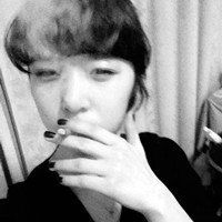 初中抽烟女生头像带字头像