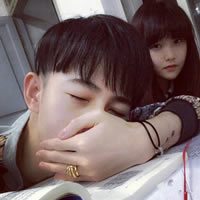 可爱情侣头像背靠背 可爱情侣头像背靠背