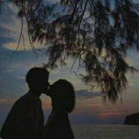 微信皮肤透明动漫可爱情侣头像