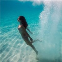 微信头像女生运动装