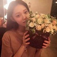 气质女生大气微信头像