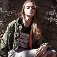 简单气质女生卡通头像