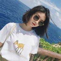 头纹身气质女生