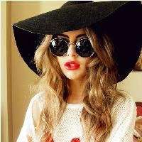 头像漫画简单气质女生