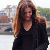 气质女生露肩头像