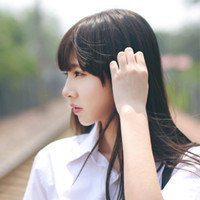 短发气质女生头像动漫