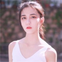 蹲着的气质女生头像高拍