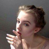 头像气质女生长发头像