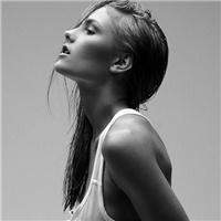 气质女生露肩头像