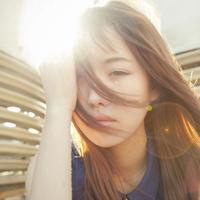 气质女生唯美半身头像