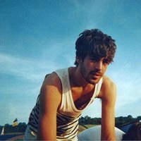 干净气质男生神头像