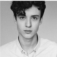 微信头像西装气质男生