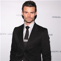 微信气质男生高冷头像