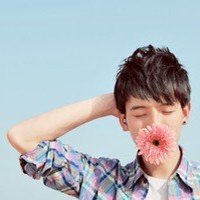 欧美气质男生微笑头像