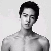 气质男生西服头像