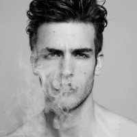 西装气质男生头像图片