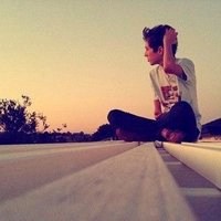 气质男生头像简单